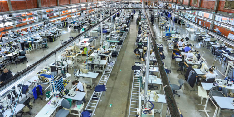 Indústria recua em cinco locais