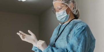 AmericanCor o papel do enfermeiro na UTI profissional essencial no cuidado intensivo