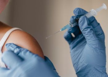 Rio de Janeiro inicia vacinação de gestantes para proteger bebês da bronquiolite