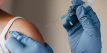 Rio de Janeiro inicia vacinação de gestantes para proteger bebês da bronquiolite