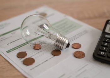 Aneel mantém bandeira verde em fevereiro e evita cobrança extra na conta de energia