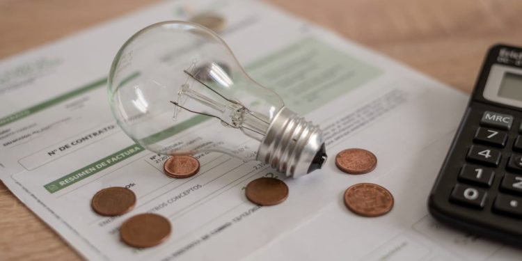 Aneel mantém bandeira verde em fevereiro e evita cobrança extra na conta de energia