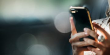 Rio registra queda de furtos e roubos de celulares no Carnaval 2026, aponta governo estadual