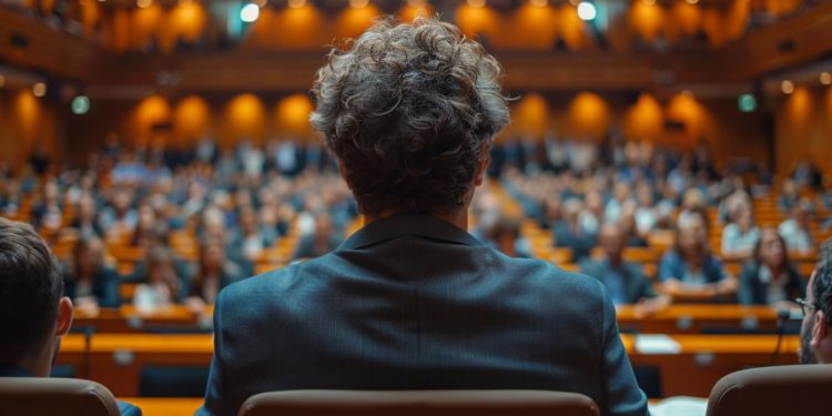 Douglas Ruas é eleito presidente da Alerj com 44 votos favoráveis