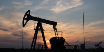 Justiça mantém suspensão de imposto sobre exportação de petróleo e nega recurso da União