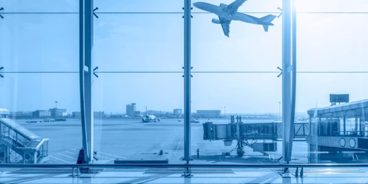 Reforma tributária pode elevar preço das passagens aéreas em até 25% no Brasil