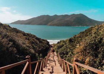 Turismo em Fernando de Noronha registra movimento abaixo do esperado no primeiro semestre de 2026
