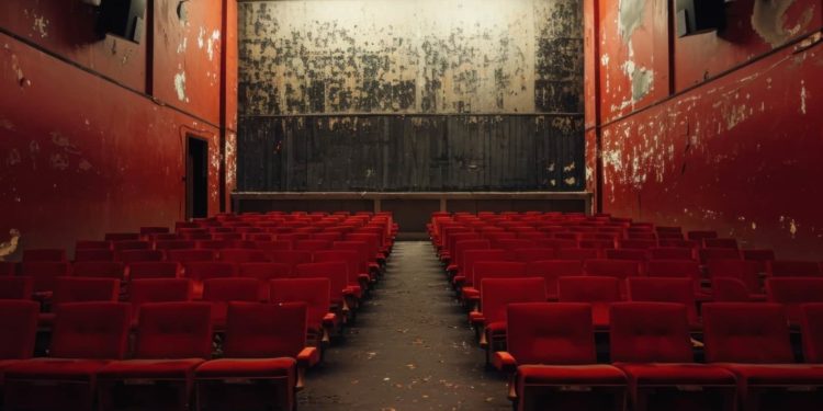 Cinemas abandonados preservam histórias em livro fotográfico de Sergio Poroger