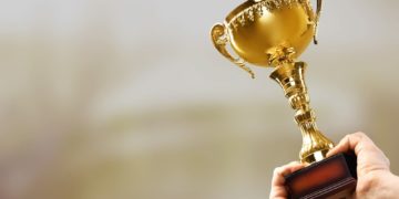 Pesquisa brasileira ganha destaque internacional com imagem de bactéria associada à cárie
