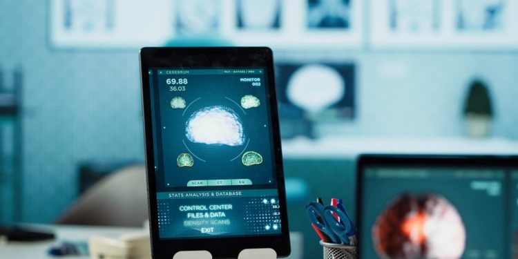 Inteligência artificial na saúde exige avaliação crítica e formação médica humanizada